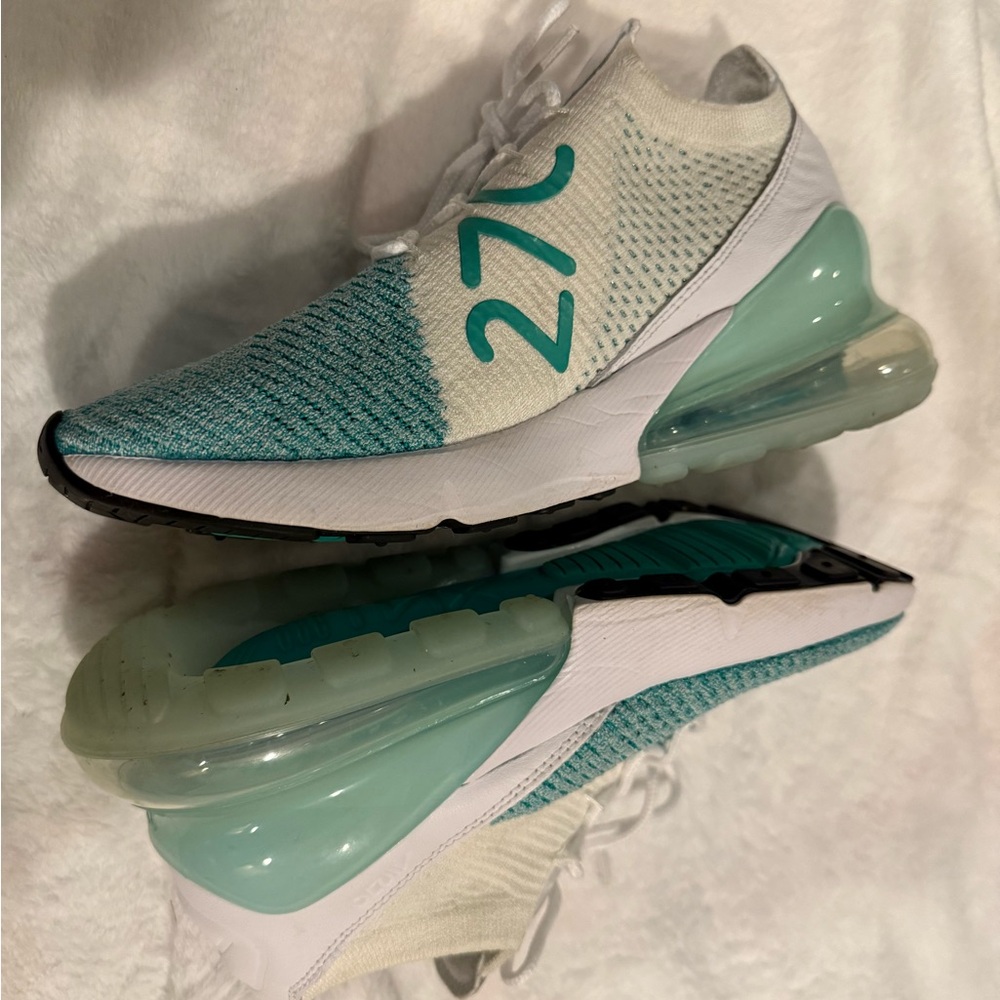 Nike size 7 woman’s